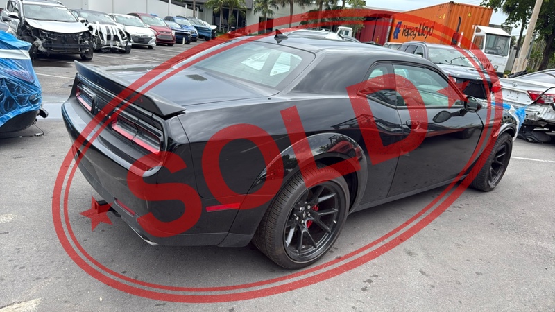 2023 dodge challenger 1