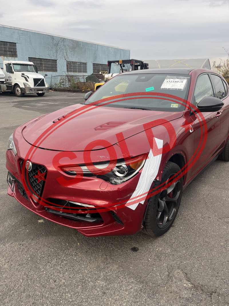 2021 alfa romeo stelvio 4
