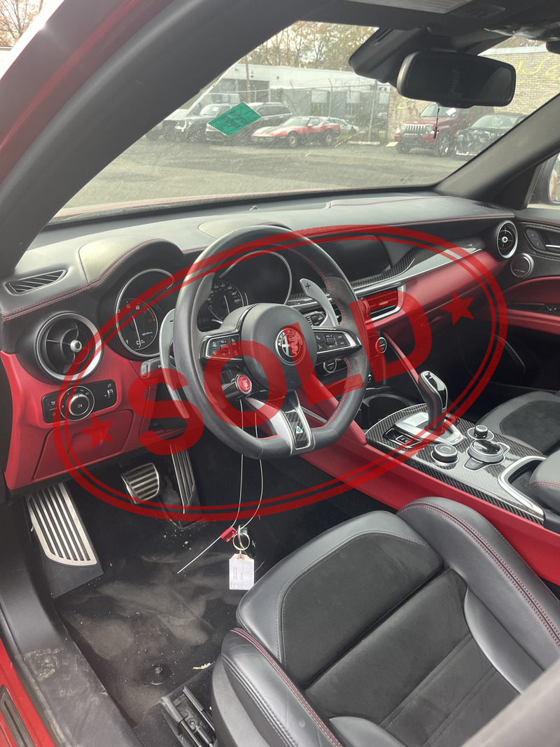 2021 alfa romeo stelvio 16