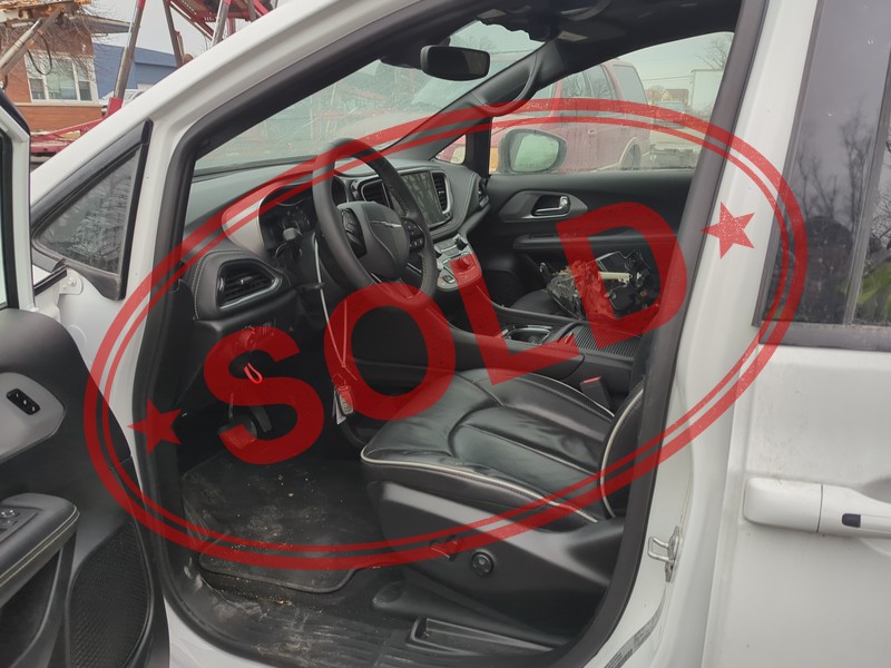 2025 chrysler pacifica 40