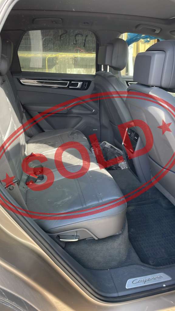 2019 porsche cayenne s 27