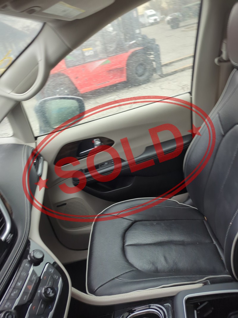 2022 chrysler pacifica 32